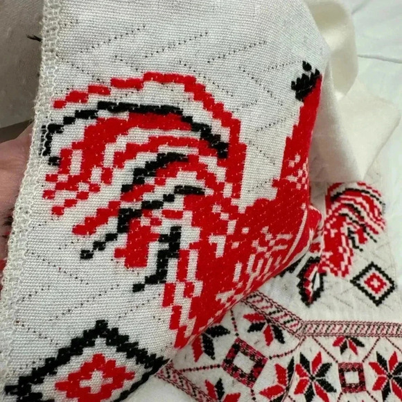 Greek Chicken Rooster Embroidered Vintage Table
Runner 80's Vintage Kitschy Fun - Picture 7 of 13